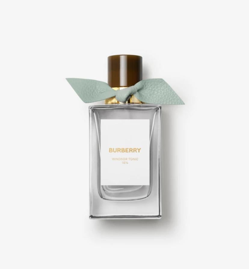 (BURBERRY PERFUMES COLLECTION)
Burberry signature windsor Tonic Eau de perfume 100ml
